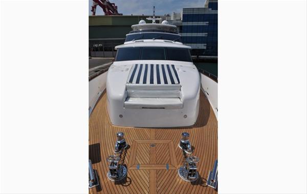 Aboard the RP97 superyacht Summer Wind by Horizon Yachts