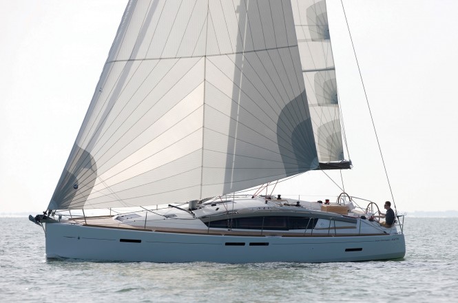 Jeanneau sailing yacht Sun Odyssey 44 Deck Saloon