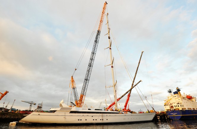 Luxury sailing yacht M5 - side view