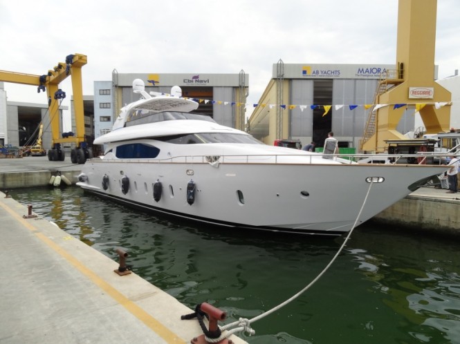 Maiora 24S superyacht on the water