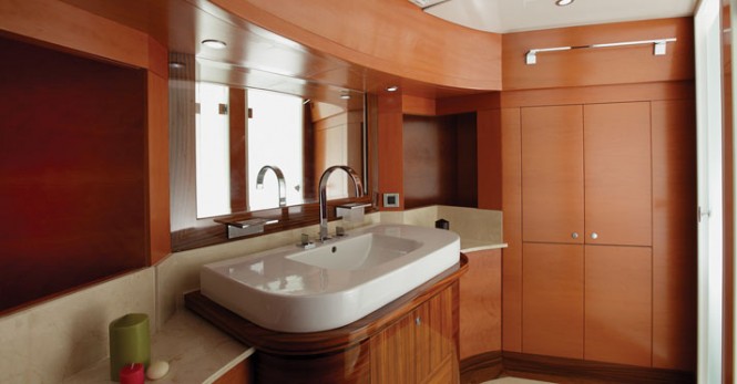 Superyacht Majesty 101 VIP en-suite