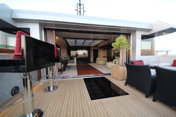 Bilgin 132 motor yacht M upper deck aft lounge