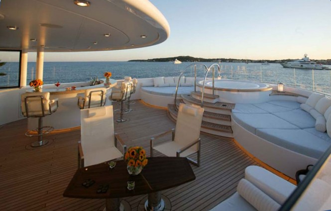 Luxury superyacht Solemates - Spa Pool