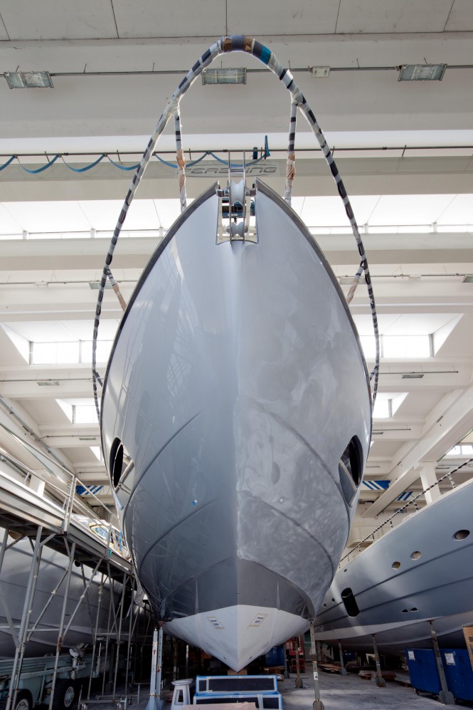 Luxury yacht Pershing 82