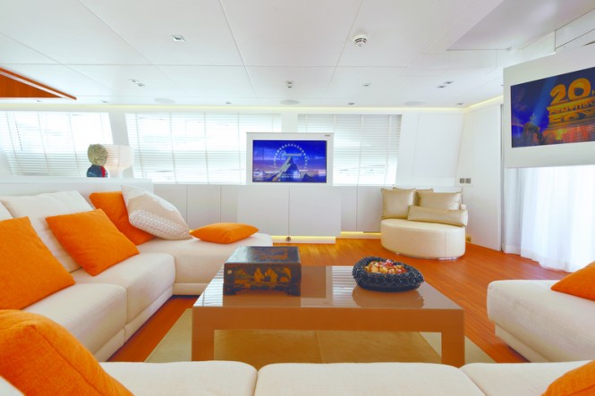 Superyacht Diamond Main Saloon