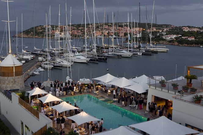 Welcome Cocktail opening the event