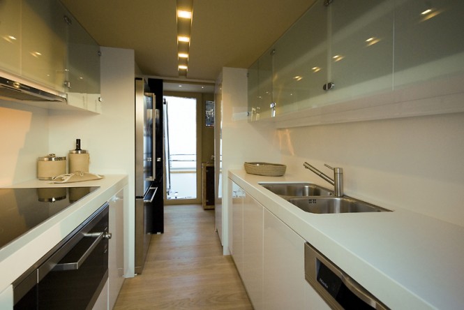 28m superyacht Amer 92 - Galley