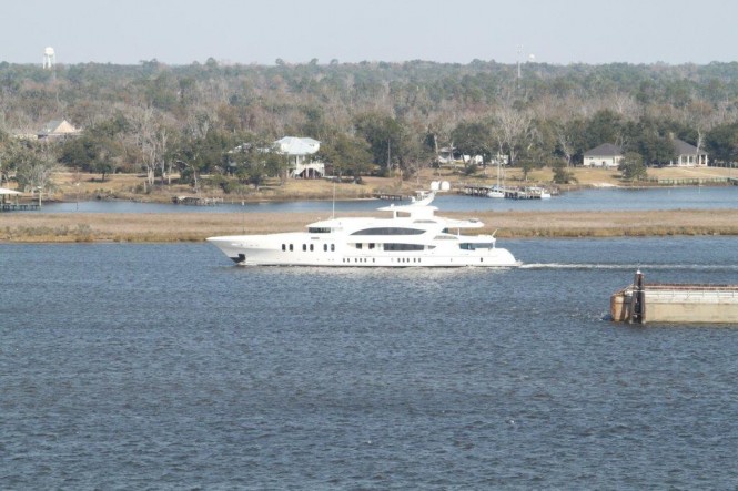 57m Superyacht LADY LINDA Heading to Sea