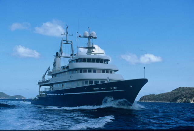 67m megayacht Golden Shadow