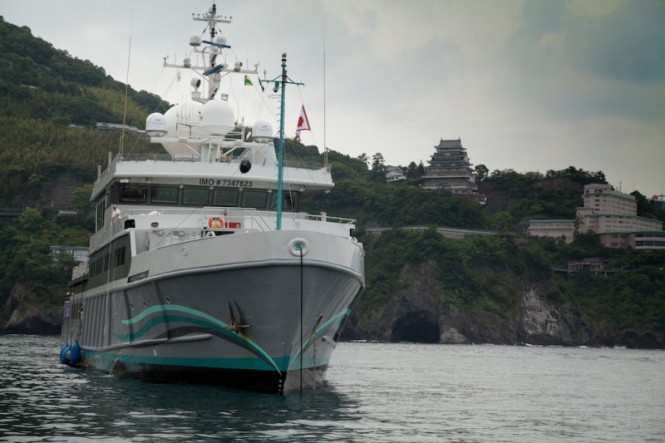 Alucia superyacht - front view