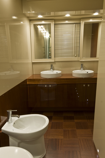 Amer 92 superyacht - Bathroom