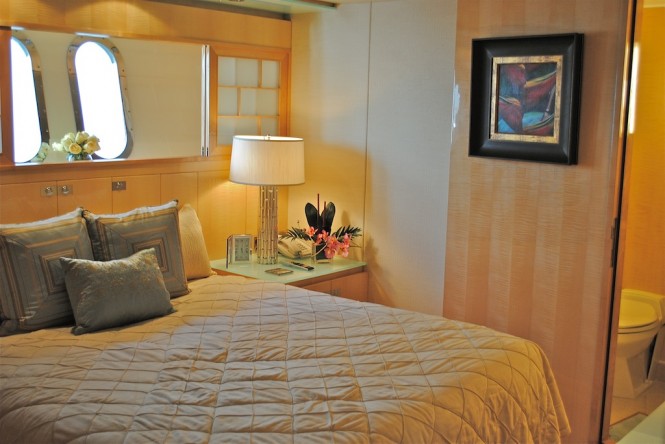 Charter Yacht Diamond Girl - Accommodation
