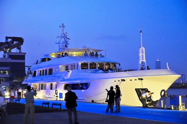 Horizon EP148 explorer yacht HORIZON POLARIS