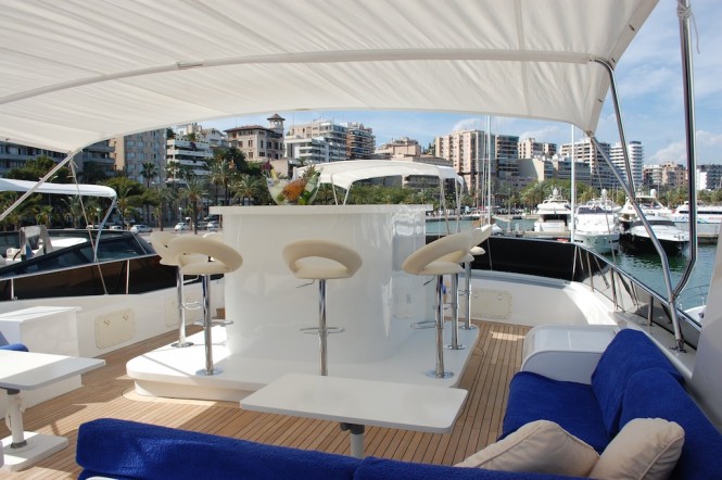 Lady Tatiana of London yacht - Fly Bridge