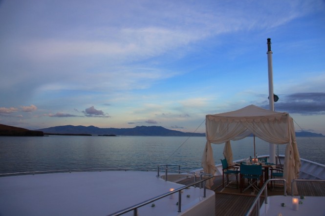 Superyacht Archimedes - Sunset deck dining