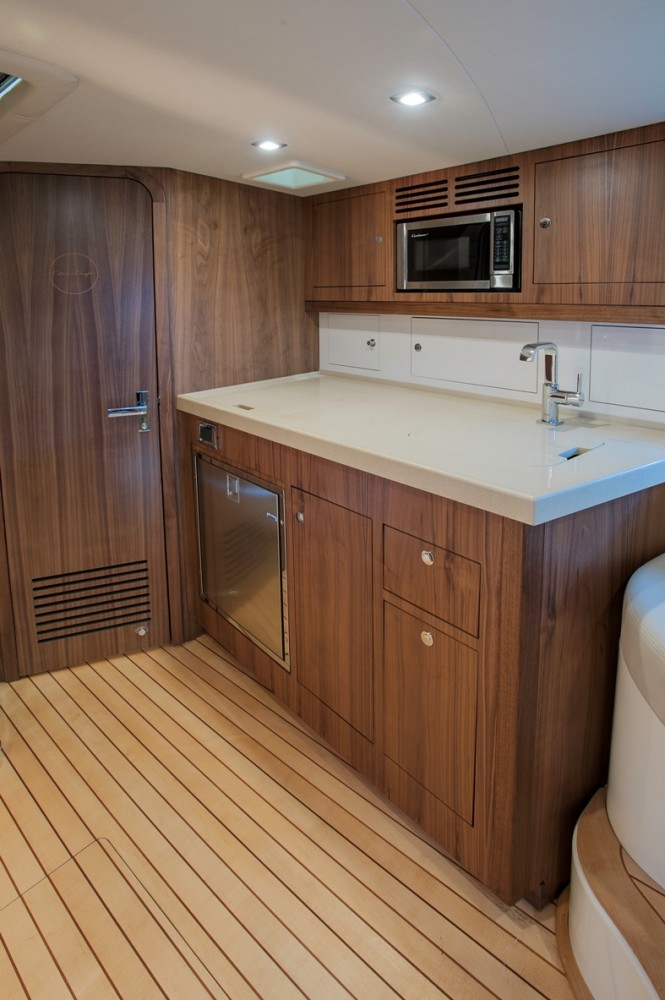 36 Corsair yacht - Galley