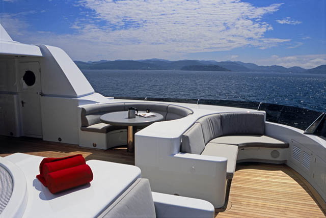 Luxury yachtTRITON Flybridge - Image by Delta Marine