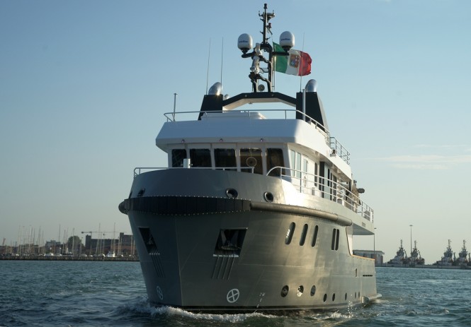 Ocean King 88 superyacht Irie Man - front view