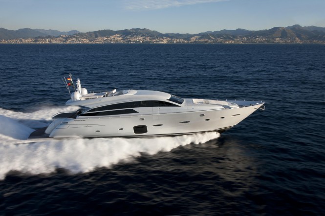 Pershing 92 superyacht