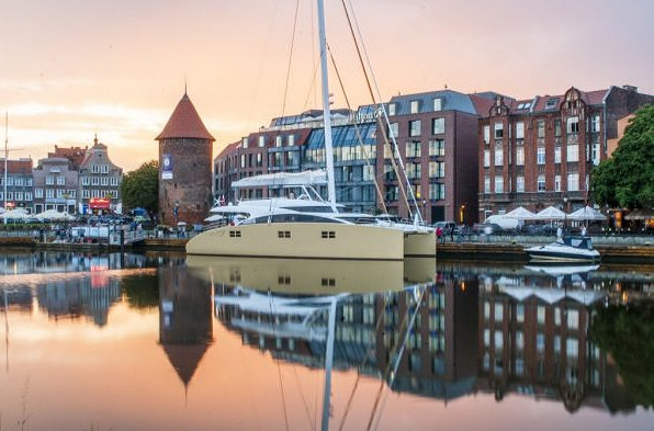 Sunseeker 82 DD superyacht Houbara