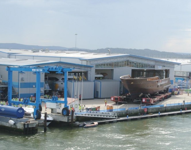 Sunseeker moving the completed hull of the first 155 Yacht