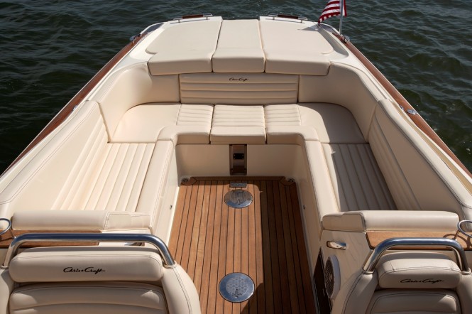 Corsair 32 yacht tender - Exterior