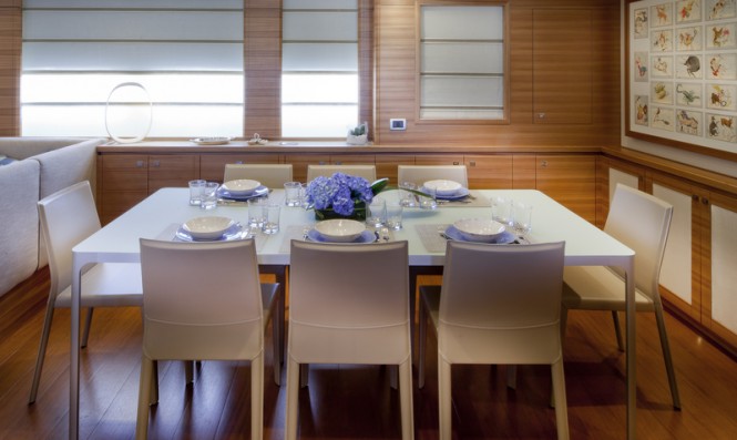Darwin Class 86 superyacht Percheron - Dining Photo by Maurizio Paradisi