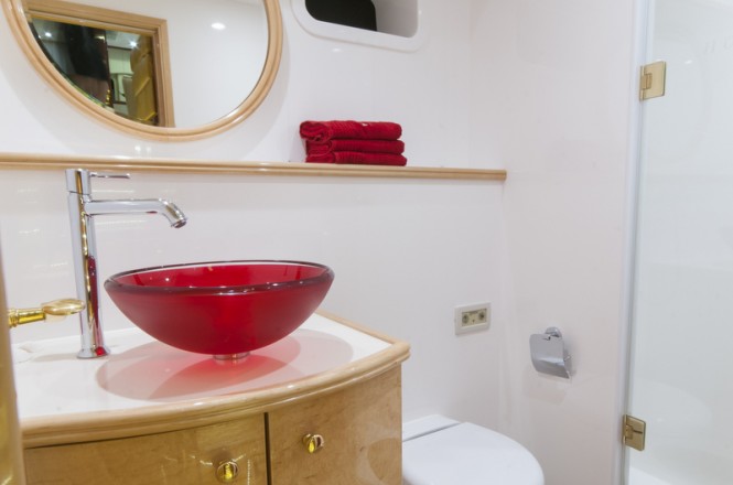 HOUBARA superyacht - Bathroom
