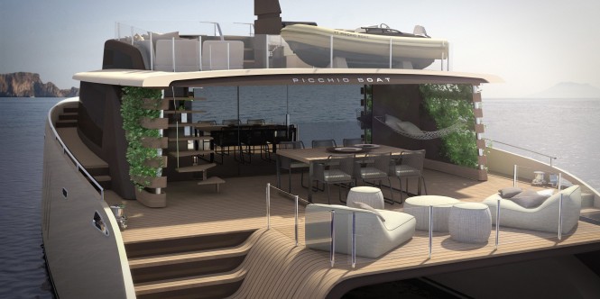 Luxury yacht Picchio Boat - rear view