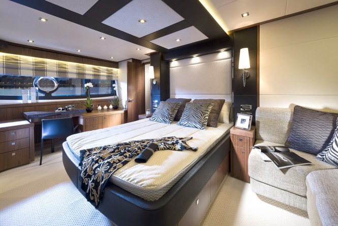 Manhattan 73 Yacht - Owner's Stateroom