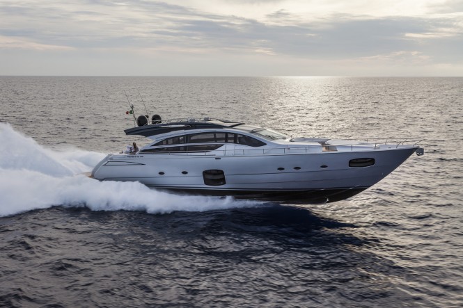 P82 yacht - side view