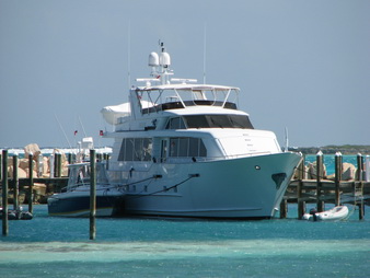 30m Broward motor yacht Escape