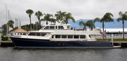 Luxury motor yacht Explorer 97E by Marlow