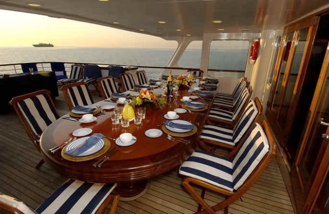 Motor yacht Lady K II - Deck
