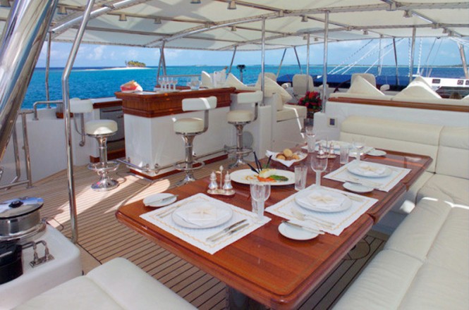Sailing Yacht Felicita West - Al fresco dining