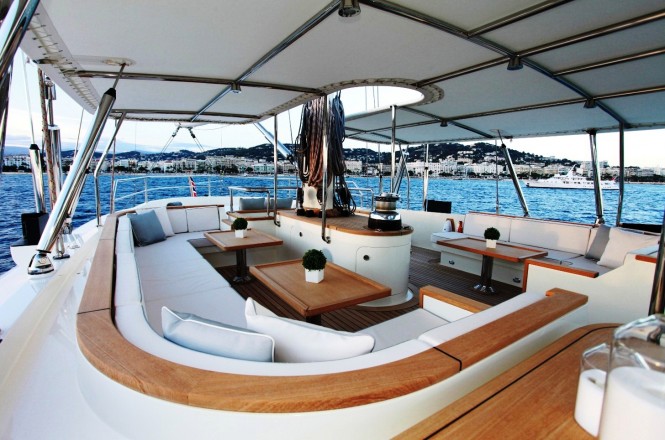 Sailing Yacht SILENCIO -  Flybridge Al fresco Dining