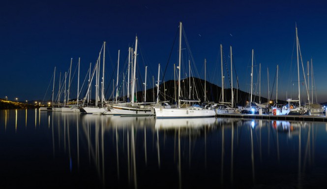 Setor Kas Marina by night