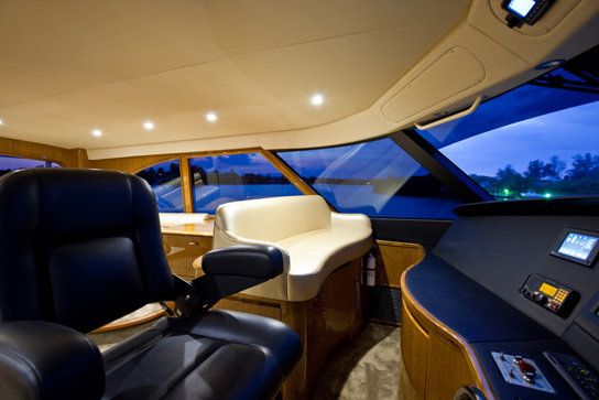 Superyacht Viking 82 Enclosed Bridge Convertible - Wheelhouse