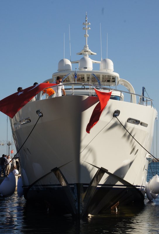 Vicem Vulcan 32m RPH yacht Bronko I on the water
