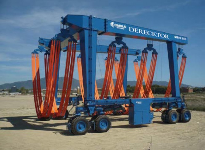 New 820-metric ton mobile boat hoist by Cimolai Technology for Derecktor of Florida