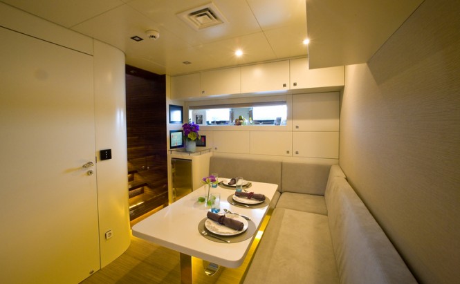 60 Years Yacht - Crew Mess