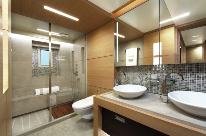 Benetti Classic Supreme 132 Yacht - Interior - Bathroom - Photo credit Thierry Ameller