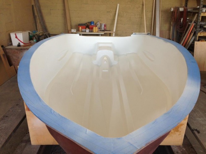 Construction of 11 XP yacht tender Hull 1