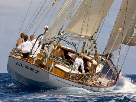 Luxury sailing yacht Alert to be refitted by Claasen Shipyards