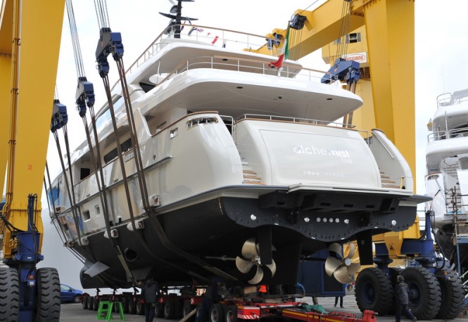 Seventh SD122 Yacht Alchemist Too - aft view