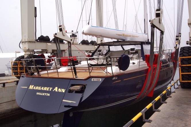 95ft superyacht Margaret Ann hitting the water