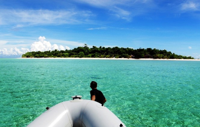 Aproaching an island - Image courtesy of yacht Raja Laut