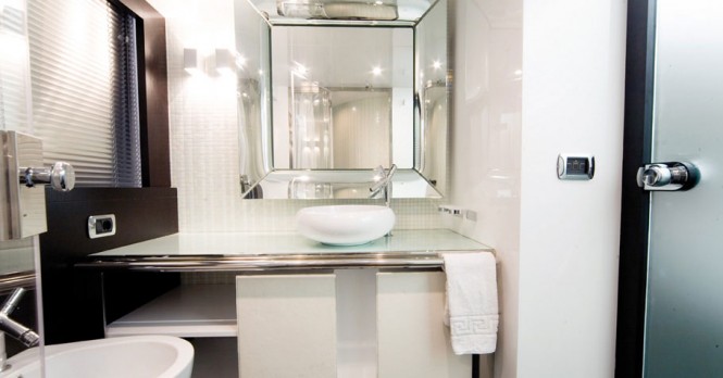 Astondoa 80 GLX Yacht - Bathroom