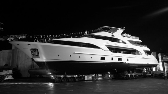 Classic 121 superyacht Dyna - side view