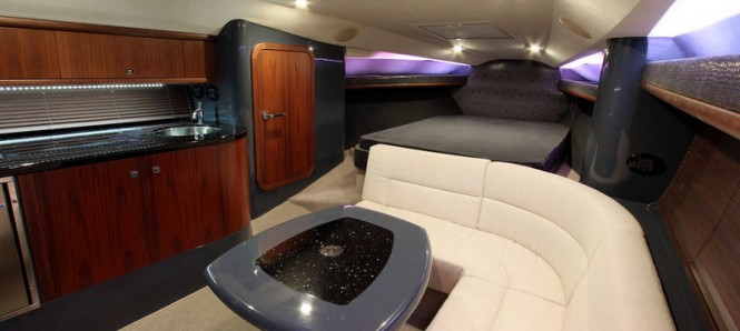 Hunton XRS 43 superyacht tender - Interior